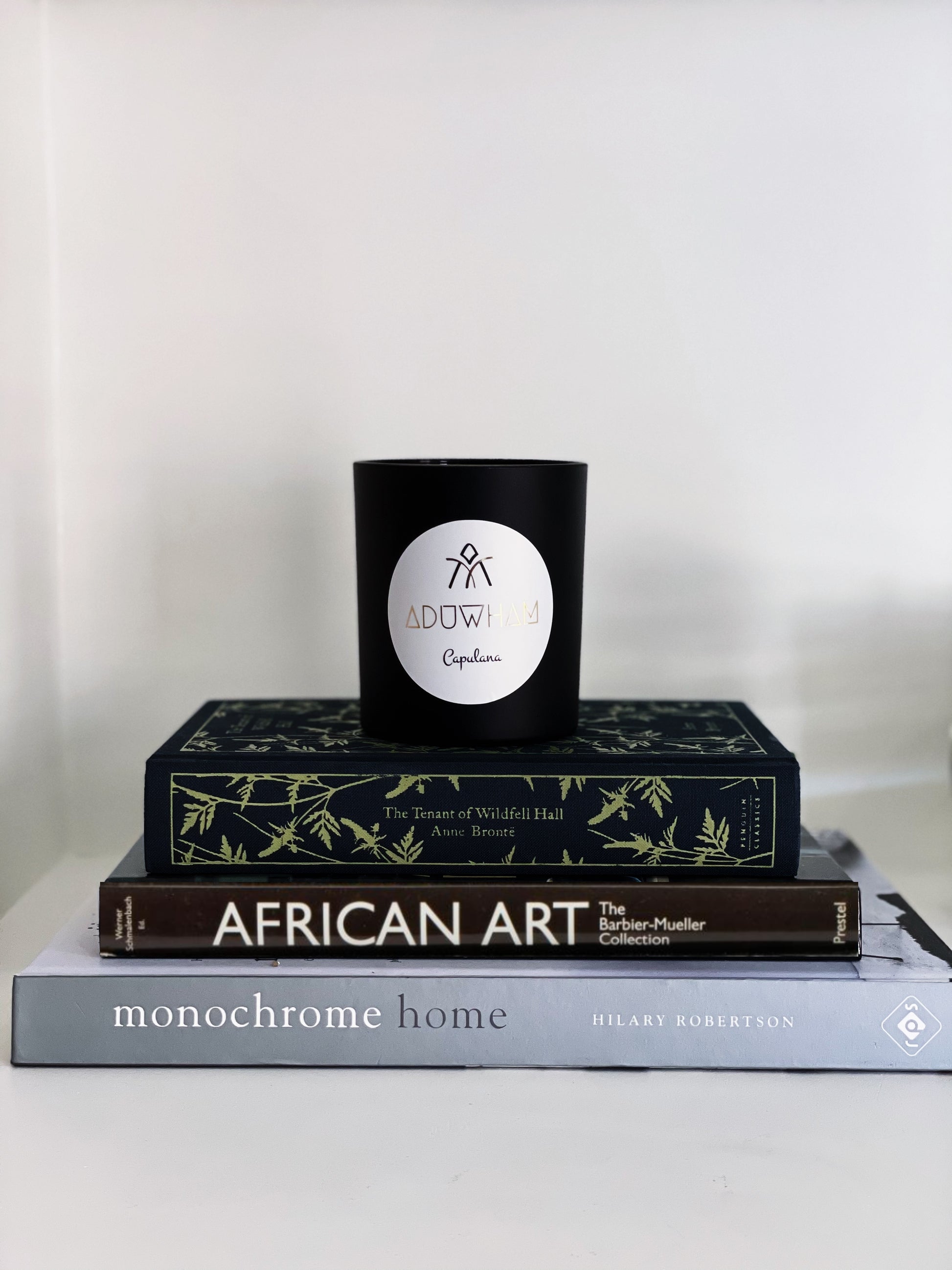 Capulana Candle: A Vibrant Tribute to Tradition and Tranquility